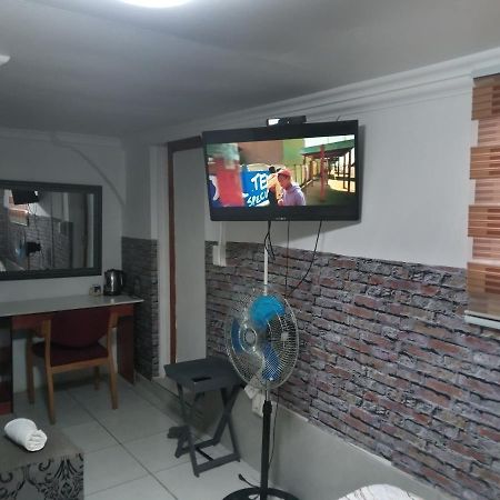Dante Guest House Alberton Exterior photo